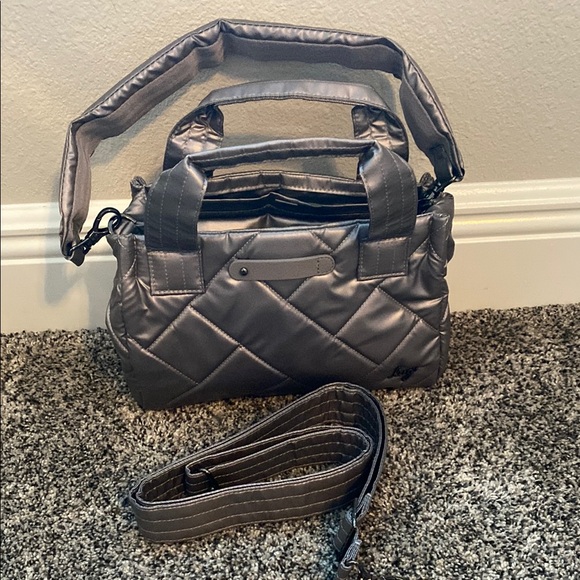 Lug Quilted Handbag -Jitterbug-           Color- Metallic Pearl - Picture 5 of 5